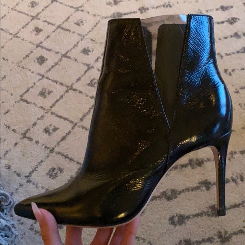 Schutz Patent leather bootie 🖤 size 9